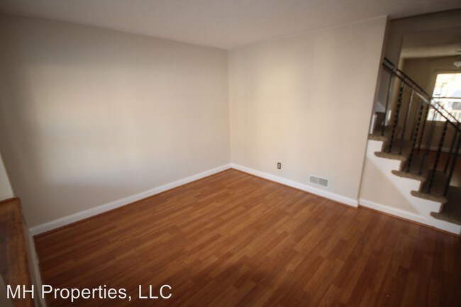 Building Photo - 2 br, 1.5 bath House - 949 Middlesex Road