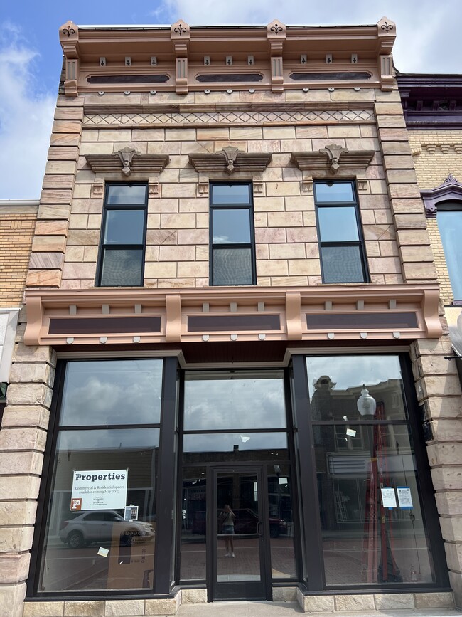 Building Photo - 340 W Main St