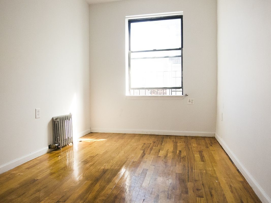 Primary Photo - 540 E 5th St