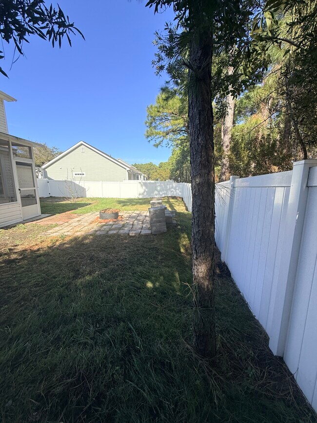 Foto del edificio - 834 Indianola Ct