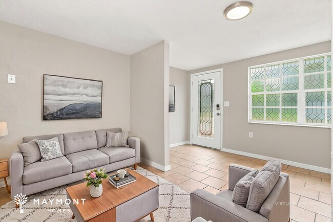 Foto del edificio - 7827 Butler Ave