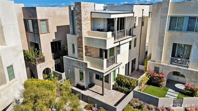 Building Photo - 227 Stellar