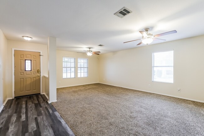 Building Photo - 109 Wind Willow