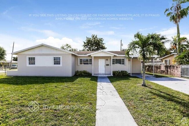 Building Photo - 330 NW 196th St