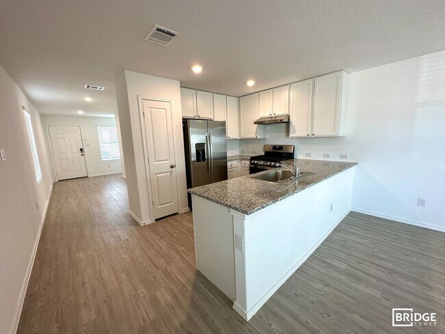 Building Photo - 2406 Sweet Olive