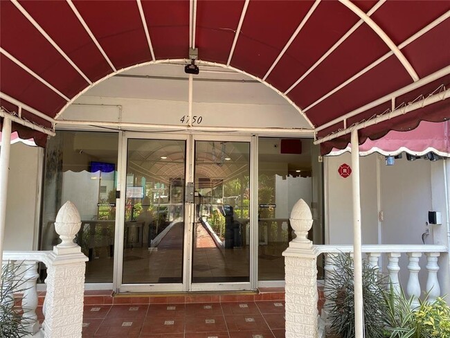 Foto del edificio - 4750 NW 22nd Ct