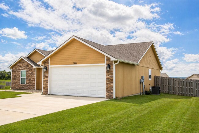 Foto del edificio - 3 Bed 2 bath Rock Creek