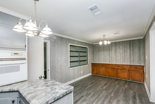 Foto del edificio - Lovely 3 Bedroom Bungalow in Pearl!