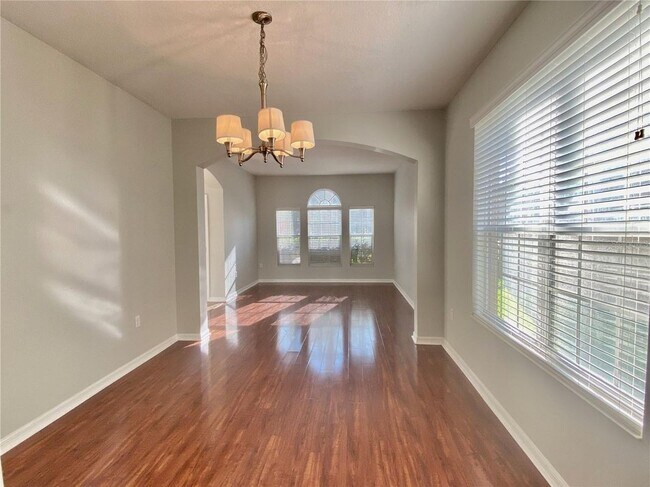 Foto del edificio - 944 Lost Grove Cir