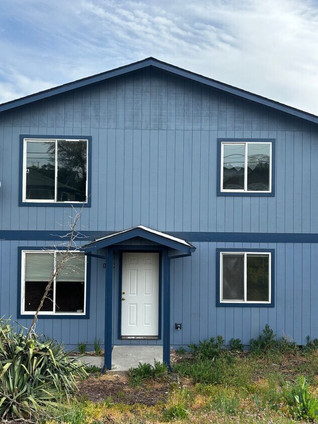 Primary Photo - 1209 E 10th St
