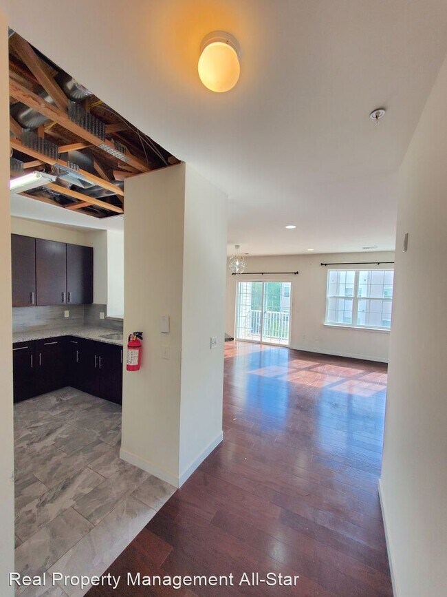 Foto del edificio - 2 br, 2 bath House - 433 Tower Boulevard