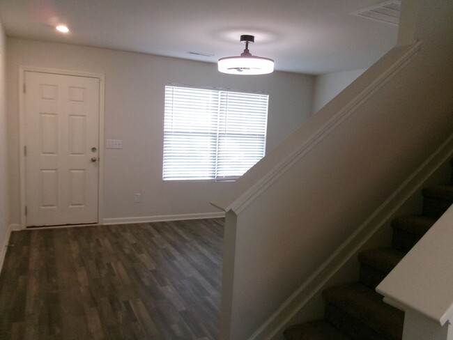 Foto del edificio - Almost New House for Rent in Lexington!