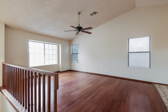 Building Photo - 1226 W Seashore Dr