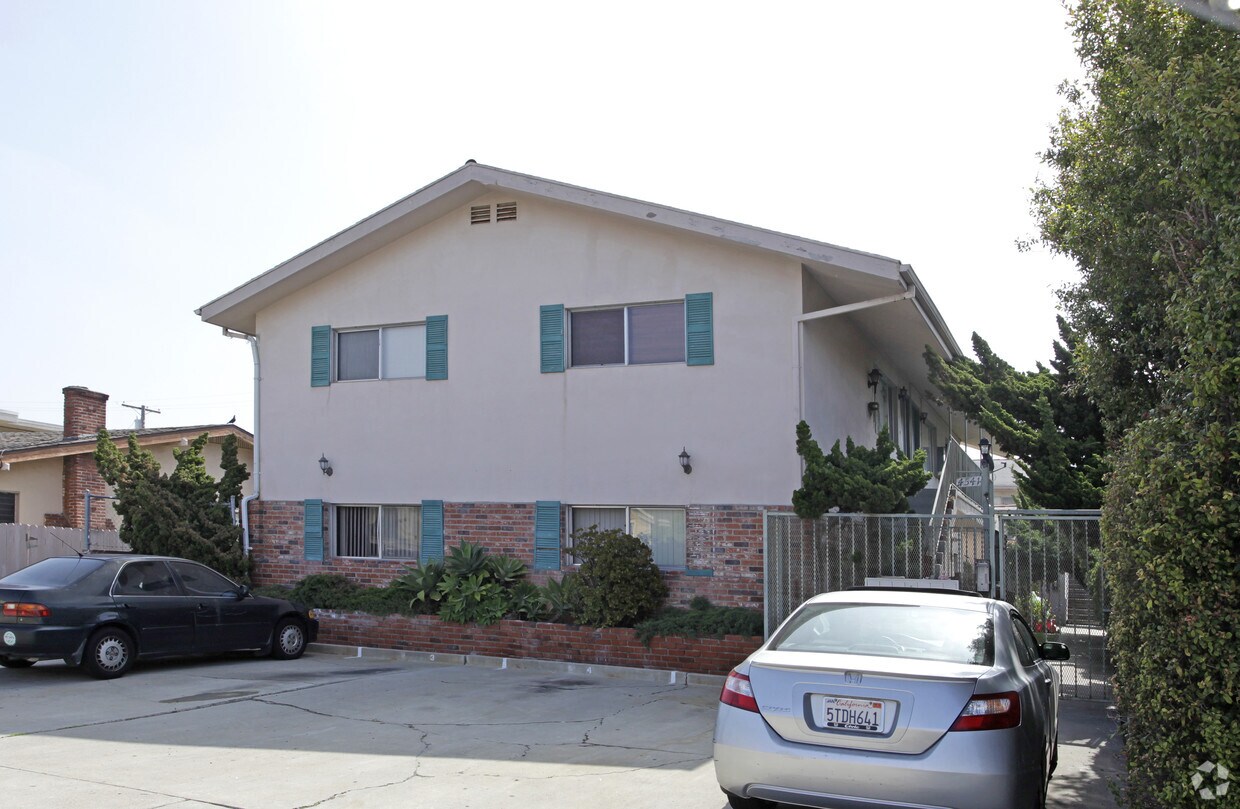 Primary Photo - 4541 Hamilton St
