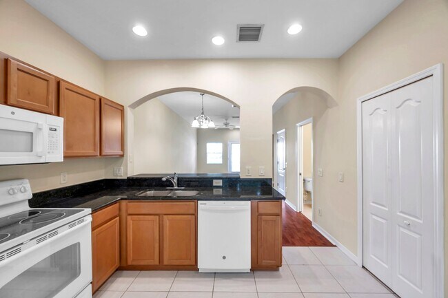 Building Photo - 31240 Claridge Pl