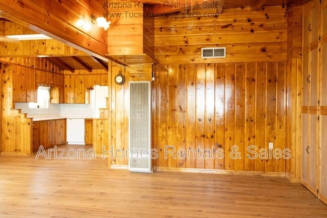 Building Photo - 11640 E Miles St