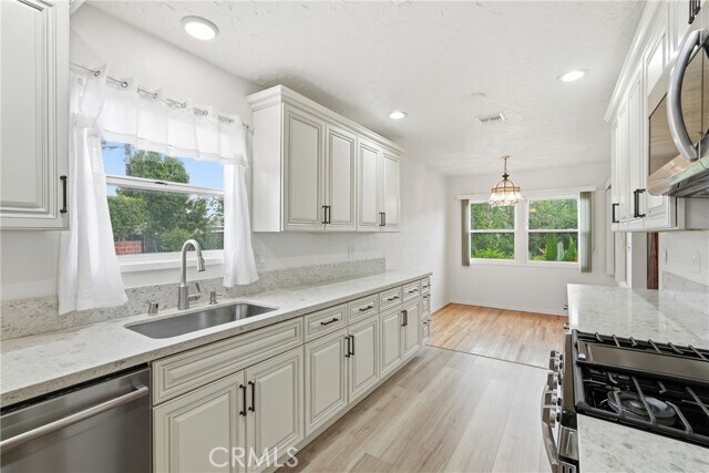 Foto del edificio - 15853 Romar St