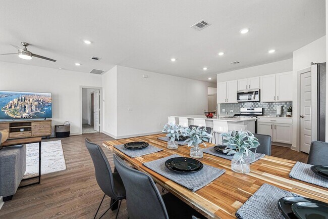 Foto del edificio - 201 Merrick Rd