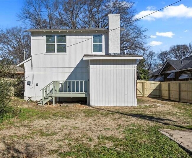 Building Photo - 1583 Kendale Ave