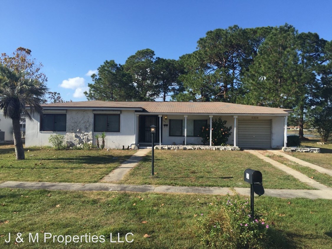 Primary Photo - 1246 W Wellington Dr