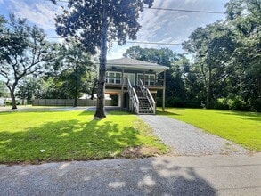 Building Photo - 8705 E Simmons Bayou Dr