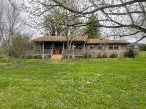 Building Photo - 3801 Seeber Dr