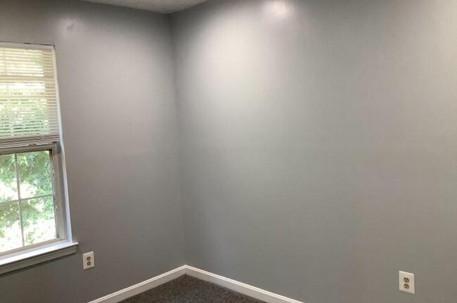 Building Photo - 659 Realm Ct W