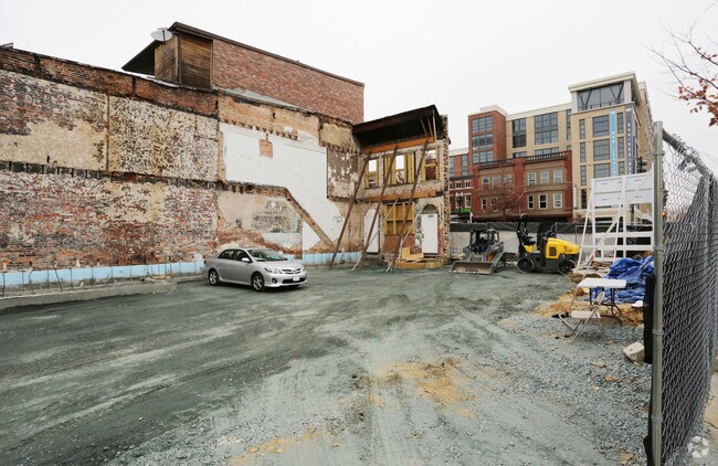Building Photo - Lumen Condos