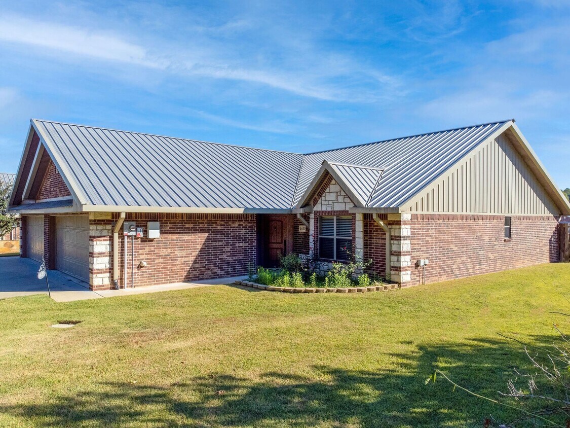1422 Garner Ln, Longview, TX 75605 House Rental in Longview, TX