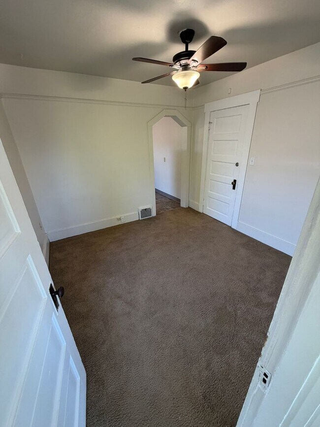Foto del edificio - (844) NW 15th St. - 1 bedroom / 1 Bathroom - ALL UTILITIES PAID!