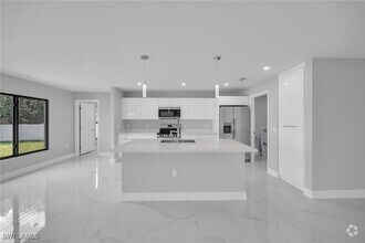Building Photo - 20 SW 17th Pl