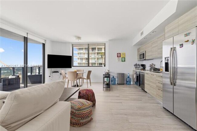 Foto del edificio - 121 NE 34th St