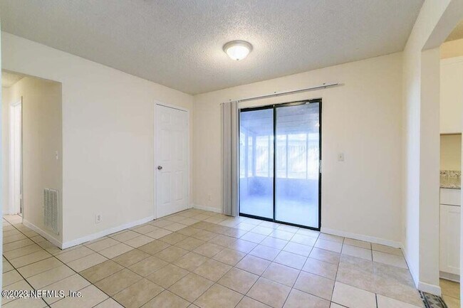 Foto del edificio - 13101 Premium Rd