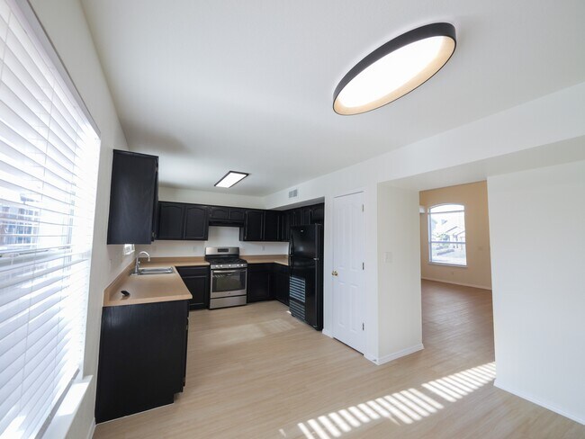 Foto del edificio - 3313 Tierra Yvette Ln