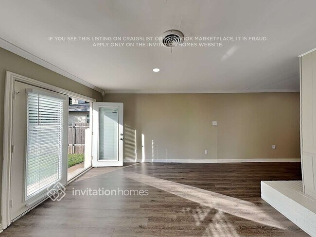 Foto del edificio - 2815 Norwood Ln