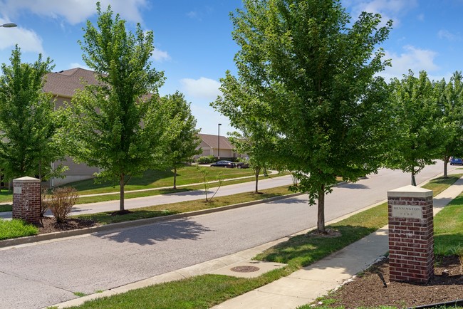 Building Photo - Bennington Park Townhomes