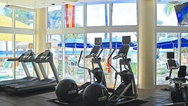 Building Photo - 17375 Collins Ave