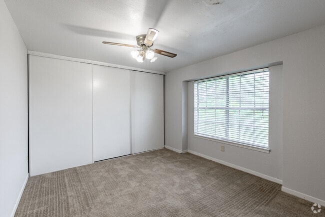 2BR, 2BA - 910 SF - Allure