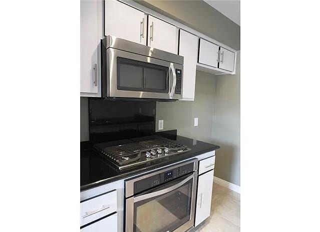 Building Photo - 5460 Dobbs St