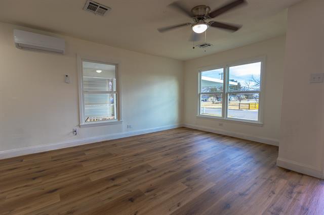 Foto del edificio - 1105 Spring Branch St