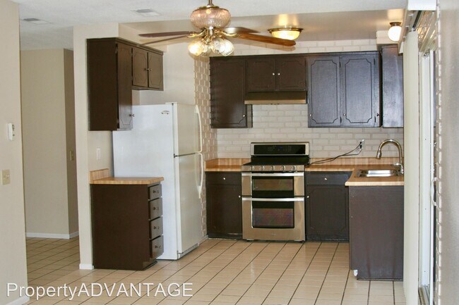 Foto del edificio - 3 br, 2 bath House - 2885 Westridge Rd.