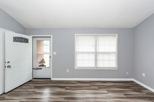 Foto del edificio - 3 Bedroom, 1 Bathroom Home in Woodside Manor - Ladson