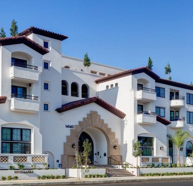 Foto principal - 14140 Moorpark St