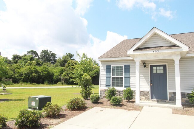 Building Photo - 405 Andover Dr