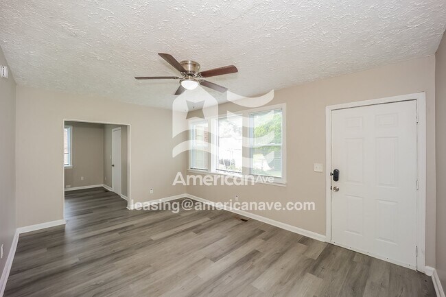 Building Photo - 2711 King St