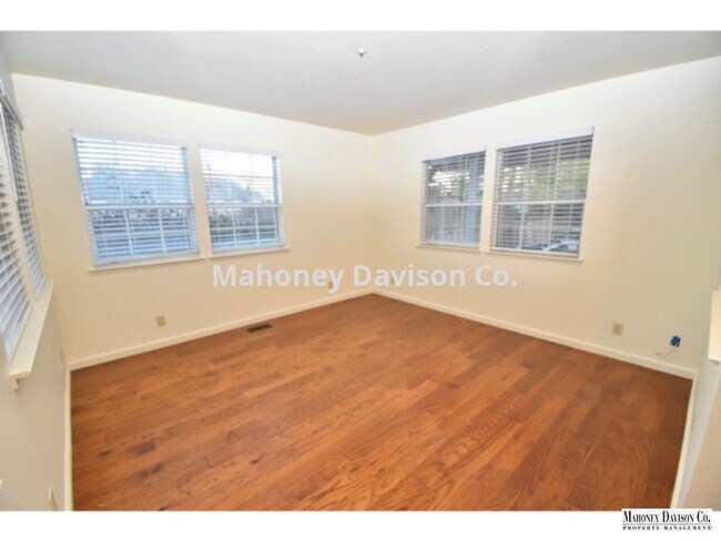 Building Photo - 349 E Cotati Ave