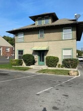 Building Photo - 1205 W Yakima Ave