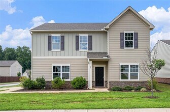 Building Photo - 10 Nordette Ln