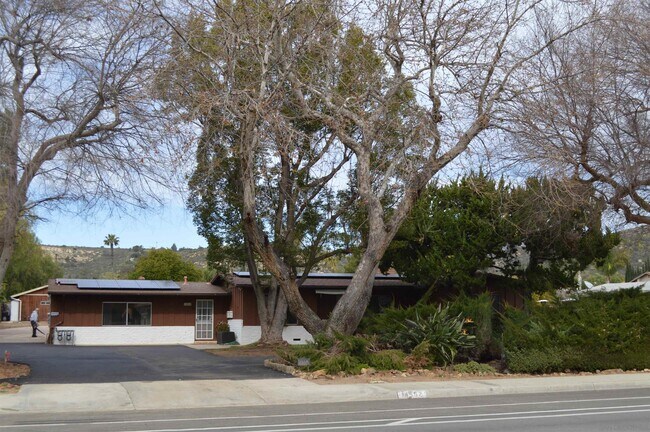 Building Photo - 14552 Garden Rd