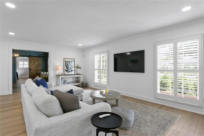Foto del edificio - 1207 Druid Ln
